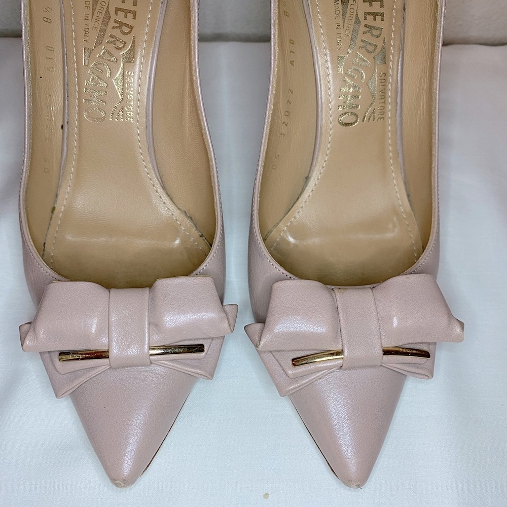 Salvatore Ferragamo Nude bow pumps
